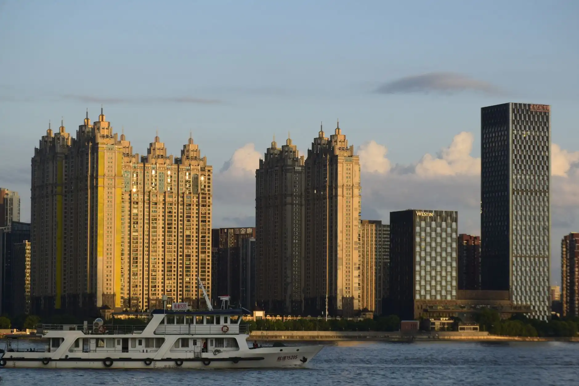水利工程建设指南：水库建设与堤防工程施工的关键技术要点解析